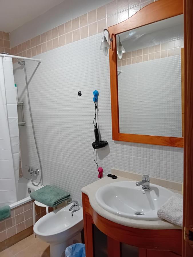Habitaciones Individuales Wifi Tv Microondas Cerca Del Aeropuerto Madrid Habitacion Grande Wc Privado O Habitacion Pequena Wc Compartido Muy Tranquilas Bien Comunicadas Tren Metro Bus Facil Aparcamiento ซานเซบัสเตียน เดลอส เรเยส ภายนอก รูปภาพ