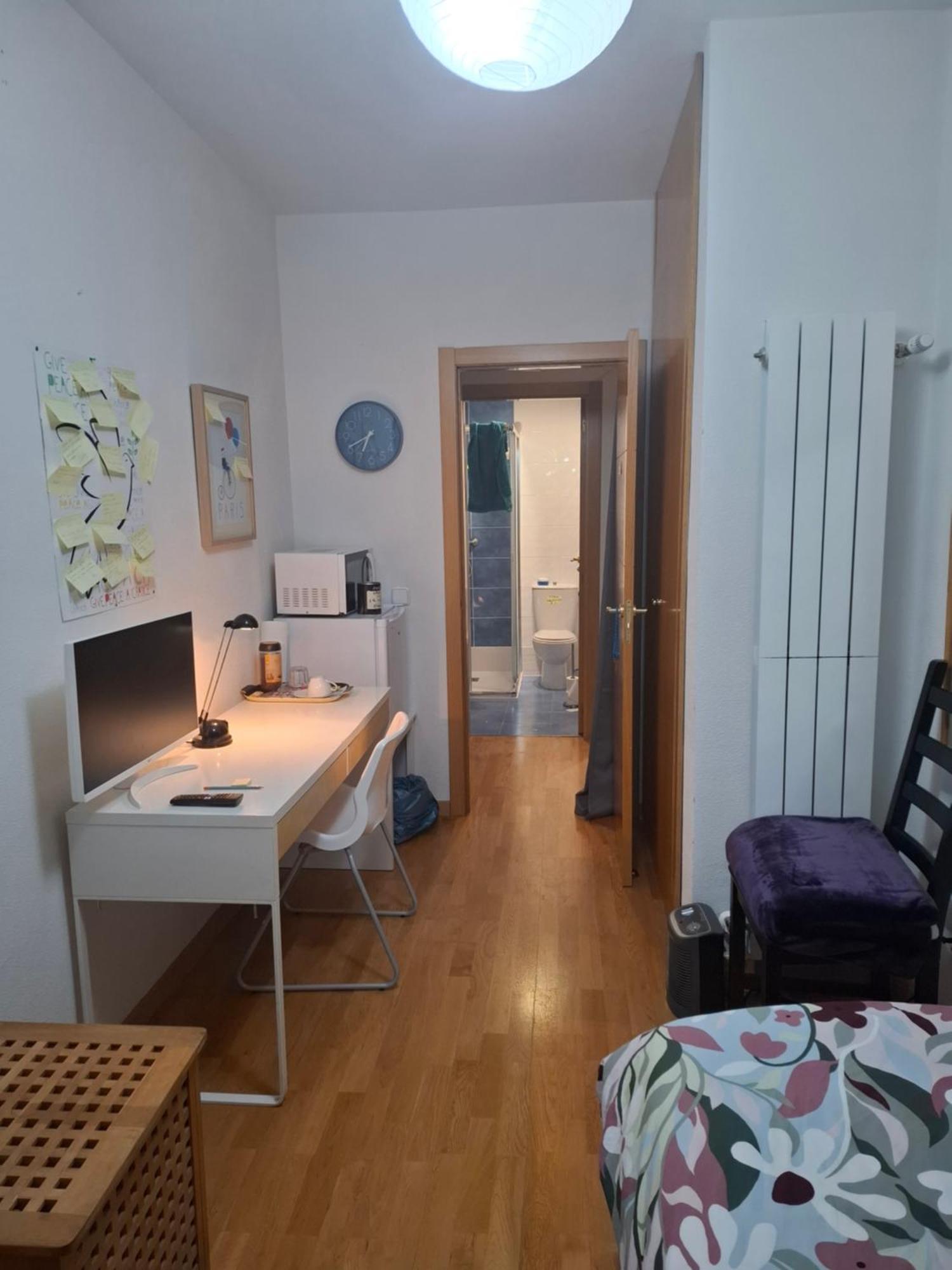 Habitaciones Individuales Wifi Tv Microondas Cerca Del Aeropuerto Madrid Habitacion Grande Wc Privado O Habitacion Pequena Wc Compartido Muy Tranquilas Bien Comunicadas Tren Metro Bus Facil Aparcamiento ซานเซบัสเตียน เดลอส เรเยส ภายนอก รูปภาพ